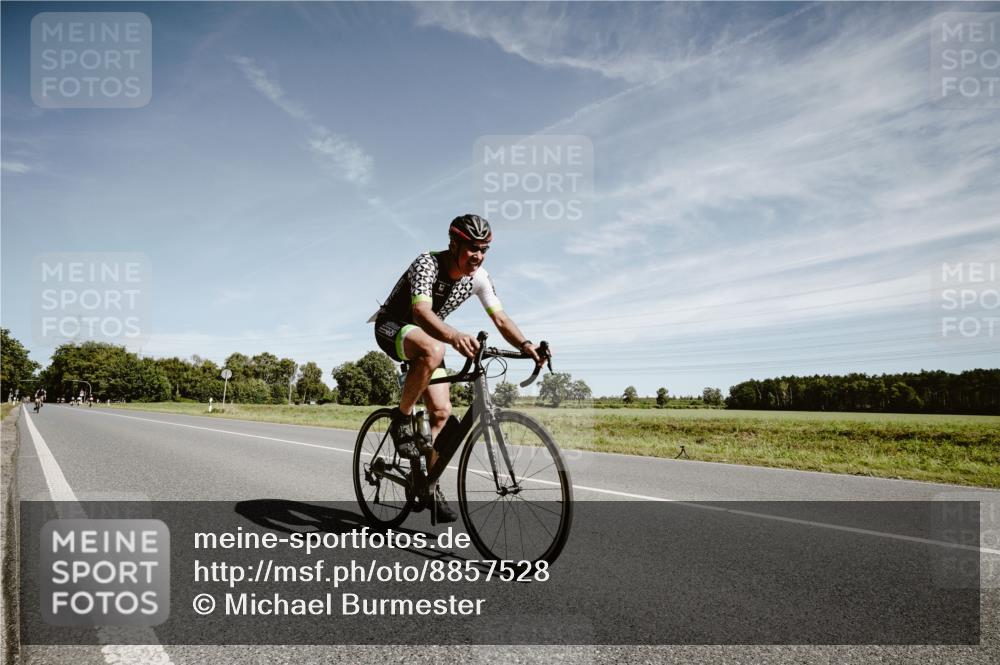 07.09.2025 - 19. Norderstedt Triathlon Michael Burmester http://msf.ph/oto/8857528 07.09.2025 12:25:27 Radfahren 898 meine-sportfotos.de