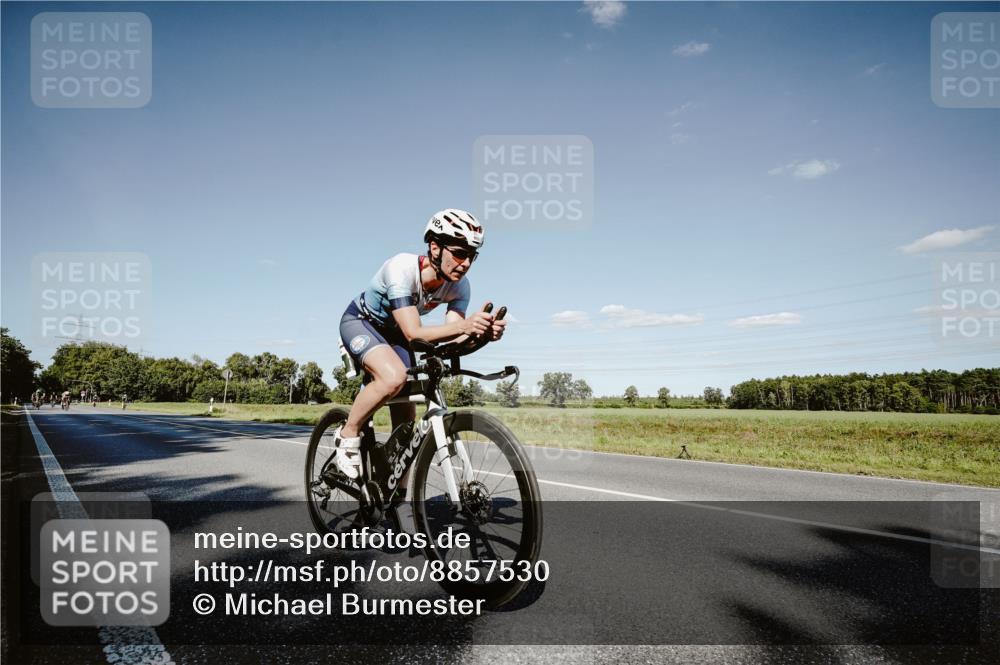 07.09.2025 - 19. Norderstedt Triathlon Michael Burmester http://msf.ph/oto/8857530 07.09.2025 15:32:20 Radfahren 903 meine-sportfotos.de