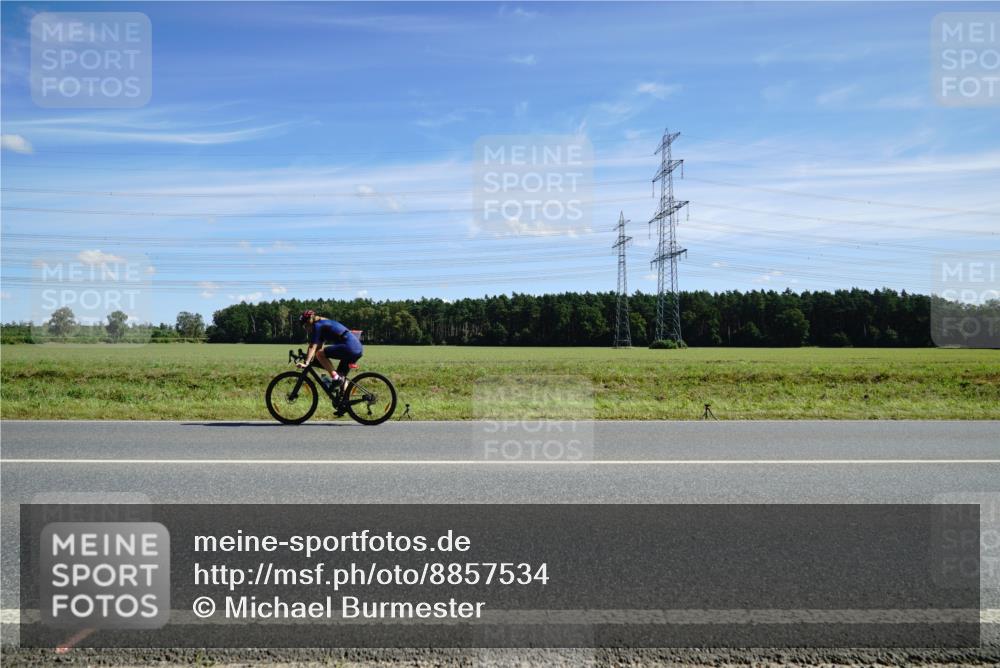 07.09.2025 - 19. Norderstedt Triathlon Michael Burmester http://msf.ph/oto/8857534 07.09.2025 12:58:31 Radfahren 742 meine-sportfotos.de