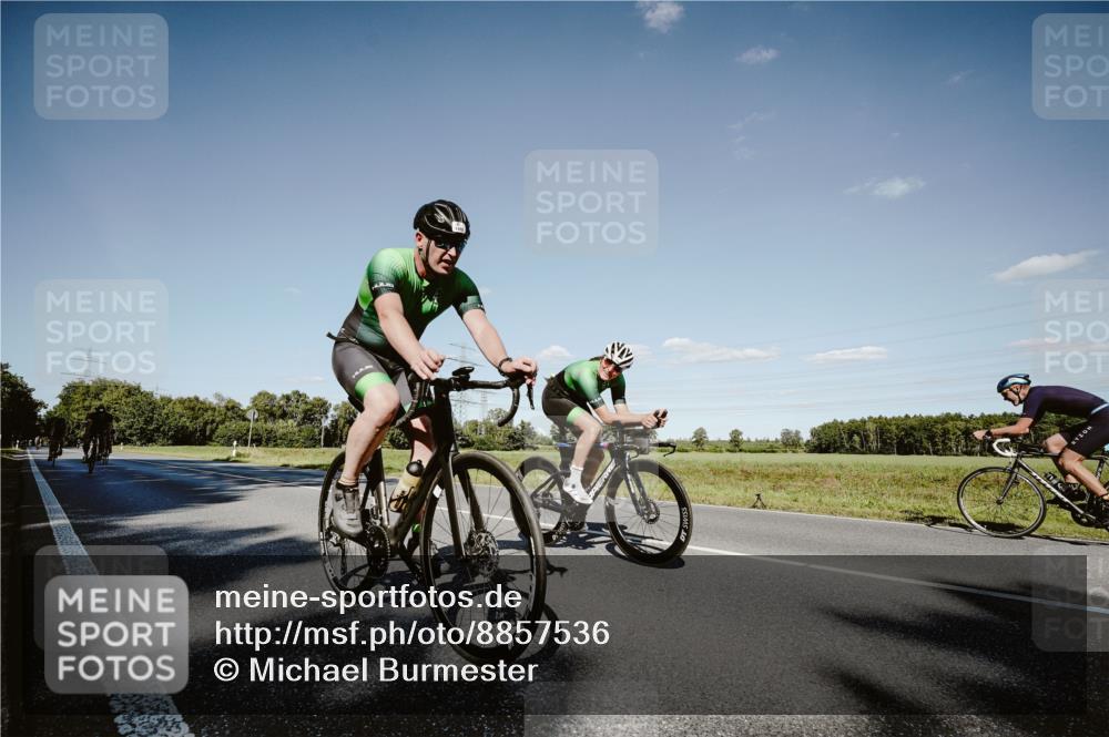 07.09.2025 - 19. Norderstedt Triathlon Michael Burmester http://msf.ph/oto/8857536 07.09.2025 15:32:26 Radfahren 401, 415, 459, 1492, 1495, 1541 meine-sportfotos.de