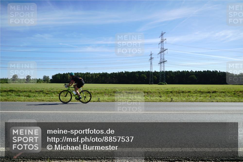 07.09.2025 - 19. Norderstedt Triathlon Michael Burmester http://msf.ph/oto/8857537 07.09.2025 11:20:58 Radfahren  meine-sportfotos.de