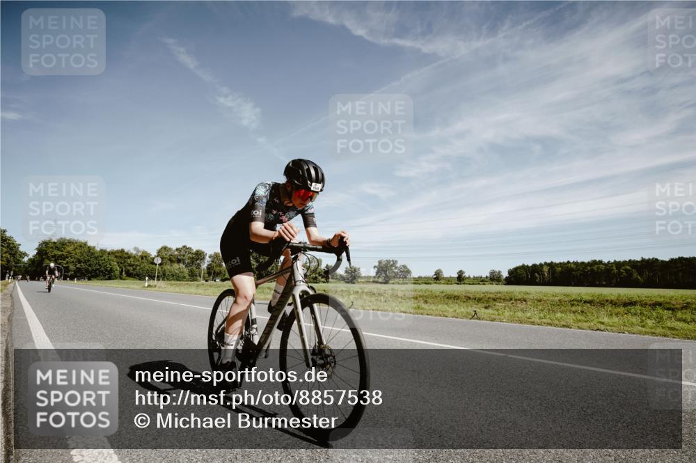07.09.2025 - 19. Norderstedt Triathlon Michael Burmester http://msf.ph/oto/8857538 07.09.2025 12:25:31 Radfahren 1234, 1343 meine-sportfotos.de