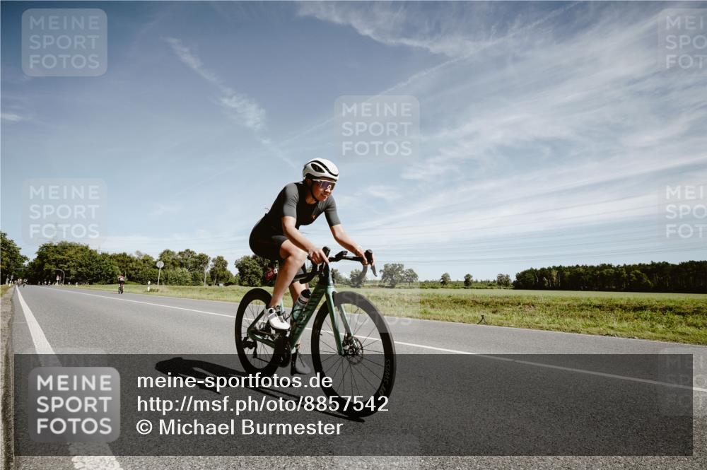 07.09.2025 - 19. Norderstedt Triathlon Michael Burmester http://msf.ph/oto/8857542 07.09.2025 12:25:34 Radfahren 1234, 1343 meine-sportfotos.de