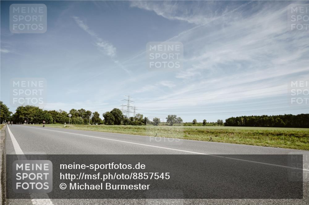 07.09.2025 - 19. Norderstedt Triathlon Michael Burmester http://msf.ph/oto/8857545 07.09.2025 12:25:35 Radfahren 1234 meine-sportfotos.de