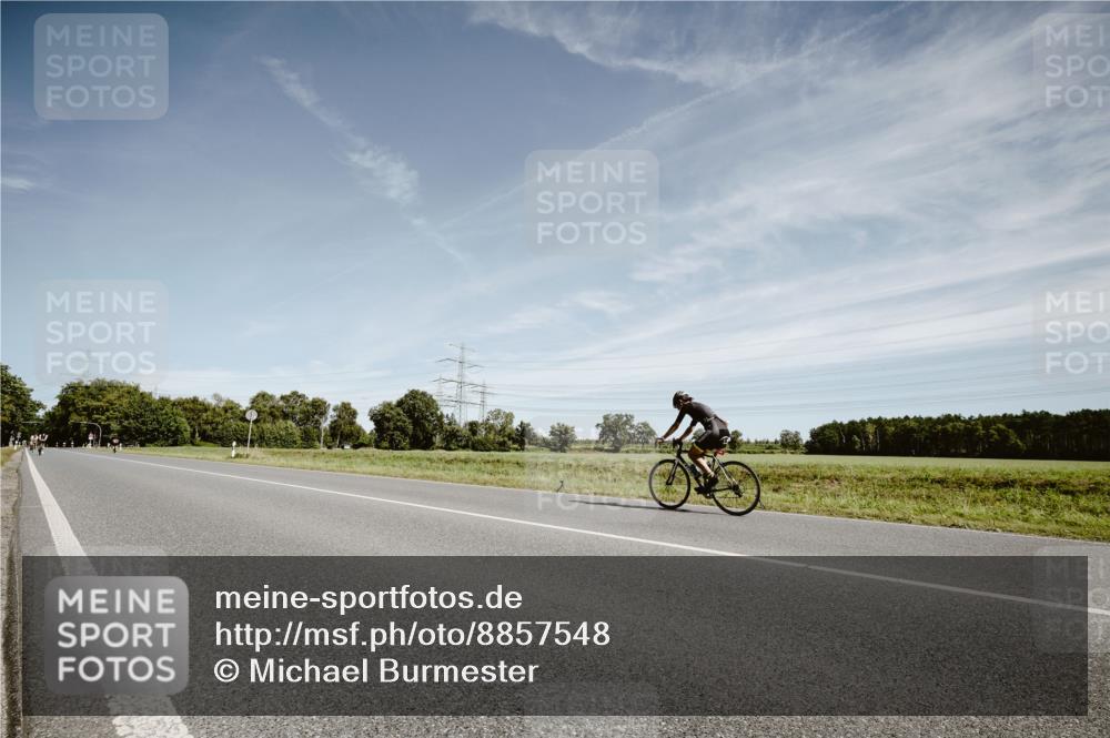 07.09.2025 - 19. Norderstedt Triathlon Michael Burmester http://msf.ph/oto/8857548 07.09.2025 12:25:38 Radfahren  meine-sportfotos.de