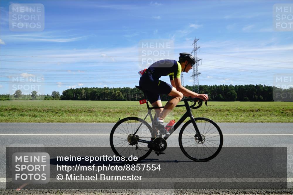 07.09.2025 - 19. Norderstedt Triathlon Michael Burmester http://msf.ph/oto/8857554 07.09.2025 12:58:47 Radfahren 275 meine-sportfotos.de