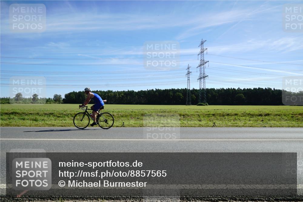 07.09.2025 - 19. Norderstedt Triathlon Michael Burmester http://msf.ph/oto/8857565 07.09.2025 11:21:23 Radfahren 770, 774, 834 meine-sportfotos.de