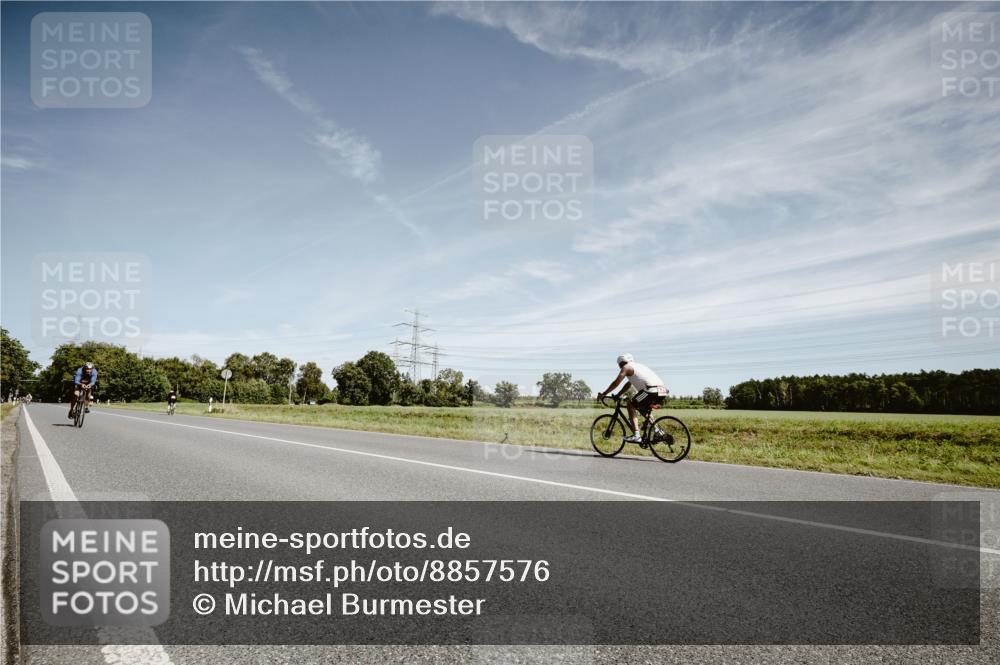 07.09.2025 - 19. Norderstedt Triathlon Michael Burmester http://msf.ph/oto/8857576 07.09.2025 12:25:50 Radfahren 150, 309 meine-sportfotos.de