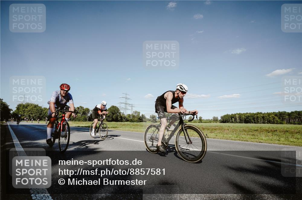 07.09.2025 - 19. Norderstedt Triathlon Michael Burmester http://msf.ph/oto/8857581 07.09.2025 15:32:43 Radfahren 477, 936, 949, 1410, 1504 meine-sportfotos.de
