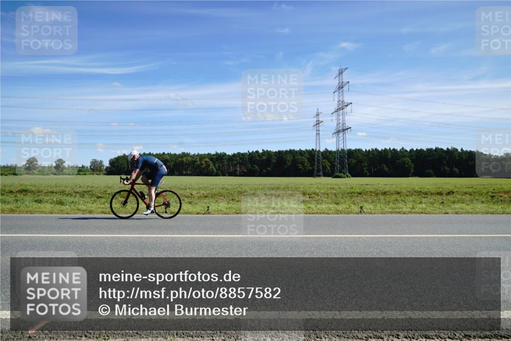 07.09.2025 - 19. Norderstedt Triathlon Michael Burmester http://msf.ph/oto/8857582 07.09.2025 12:59:12 Radfahren  meine-sportfotos.de