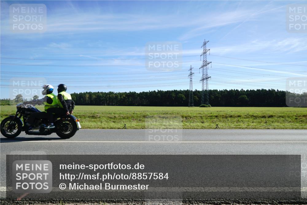07.09.2025 - 19. Norderstedt Triathlon Michael Burmester http://msf.ph/oto/8857584 07.09.2025 11:21:28 Radfahren 770, 774 meine-sportfotos.de