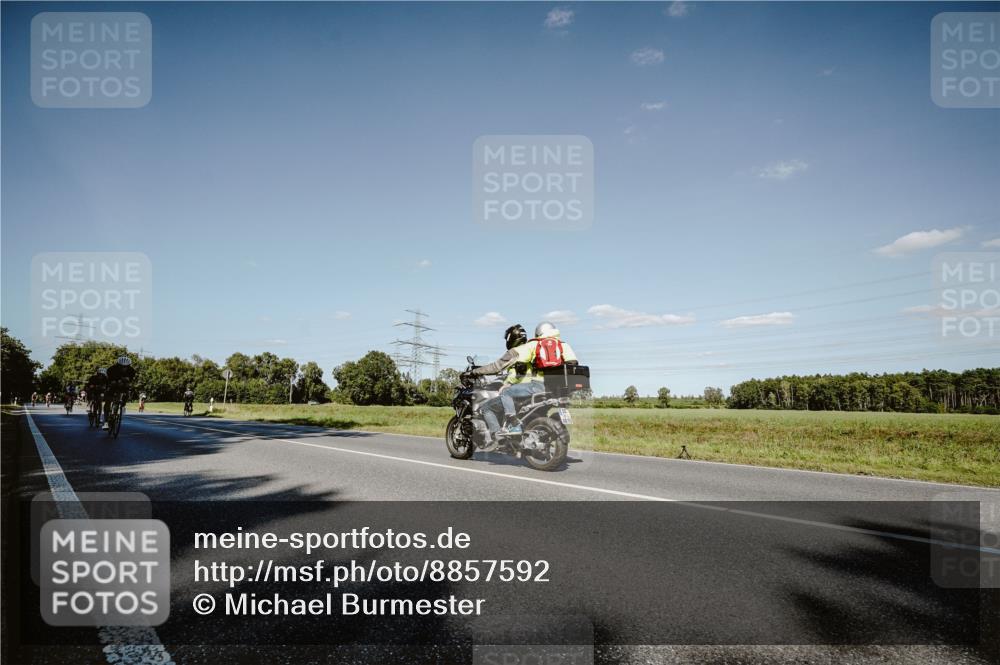07.09.2025 - 19. Norderstedt Triathlon Michael Burmester http://msf.ph/oto/8857592 07.09.2025 15:32:49 Radfahren 866, 1475, 1504, 1530 meine-sportfotos.de