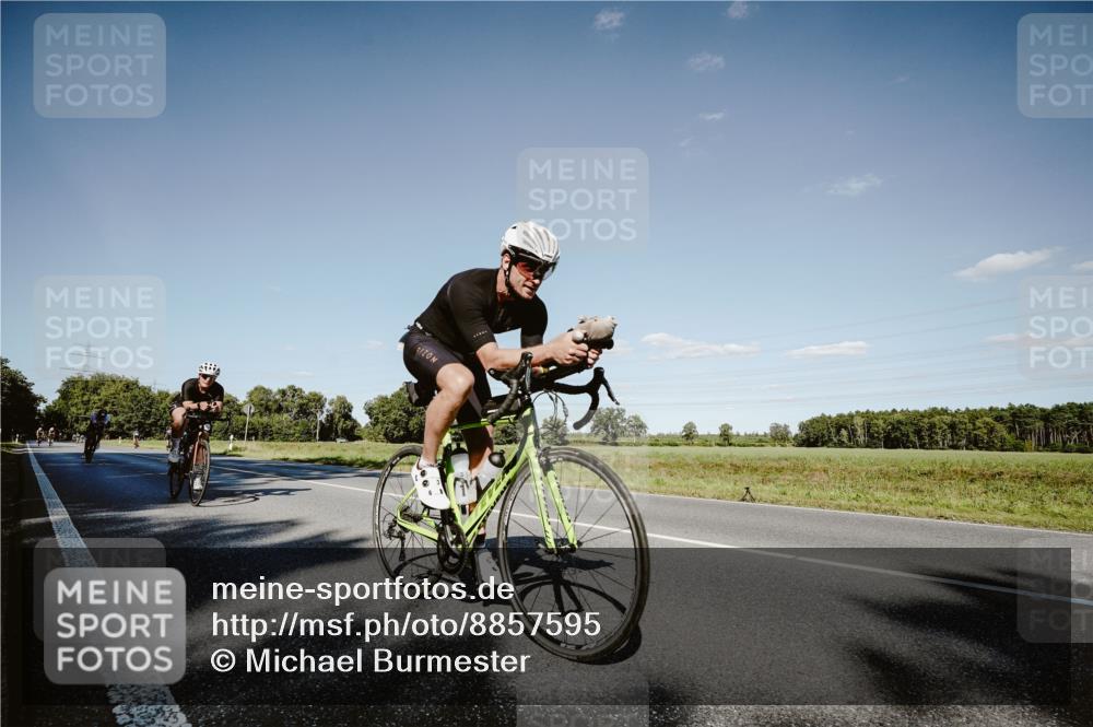 07.09.2025 - 19. Norderstedt Triathlon Michael Burmester http://msf.ph/oto/8857595 07.09.2025 15:32:50 Radfahren 866, 1475, 1530 meine-sportfotos.de