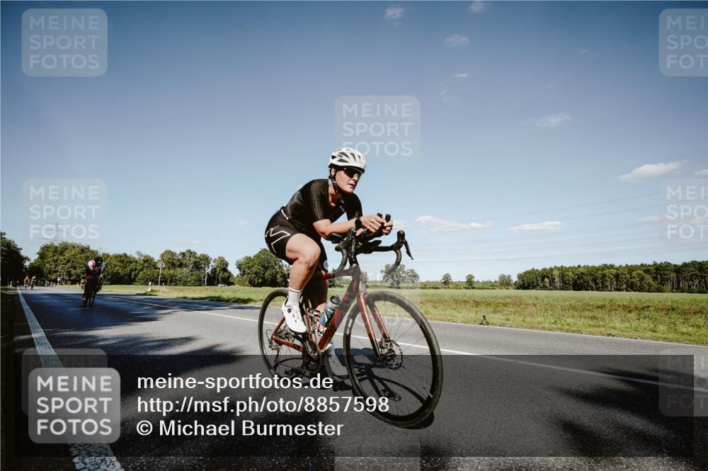 07.09.2025 - 19. Norderstedt Triathlon Michael Burmester http://msf.ph/oto/8857598 07.09.2025 15:32:51 Radfahren 866, 1475, 1530 meine-sportfotos.de