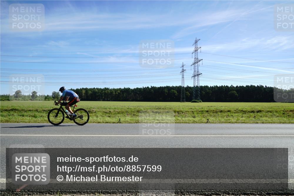 07.09.2025 - 19. Norderstedt Triathlon Michael Burmester http://msf.ph/oto/8857599 07.09.2025 11:21:32 Radfahren 1193 meine-sportfotos.de
