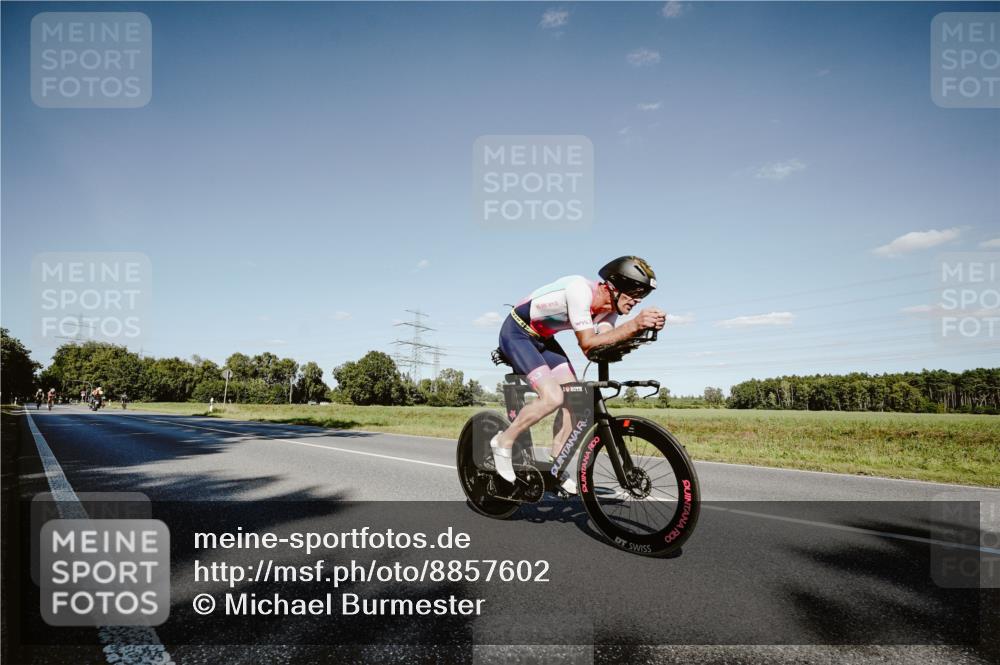 07.09.2025 - 19. Norderstedt Triathlon Michael Burmester http://msf.ph/oto/8857602 07.09.2025 15:32:52 Radfahren 866, 1475, 1530 meine-sportfotos.de