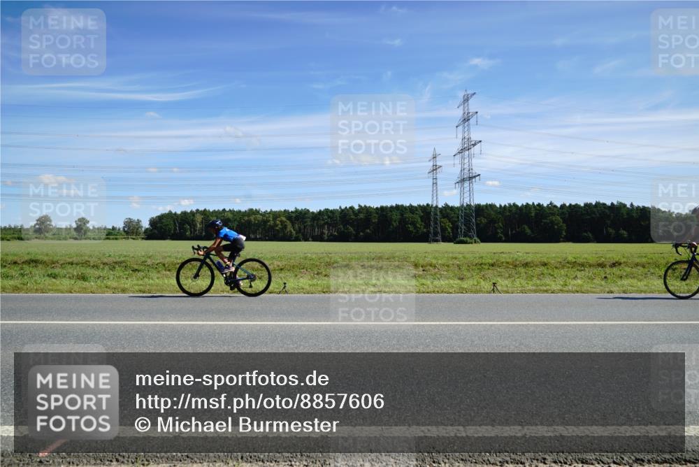 07.09.2025 - 19. Norderstedt Triathlon Michael Burmester http://msf.ph/oto/8857606 07.09.2025 12:59:23 Radfahren  meine-sportfotos.de