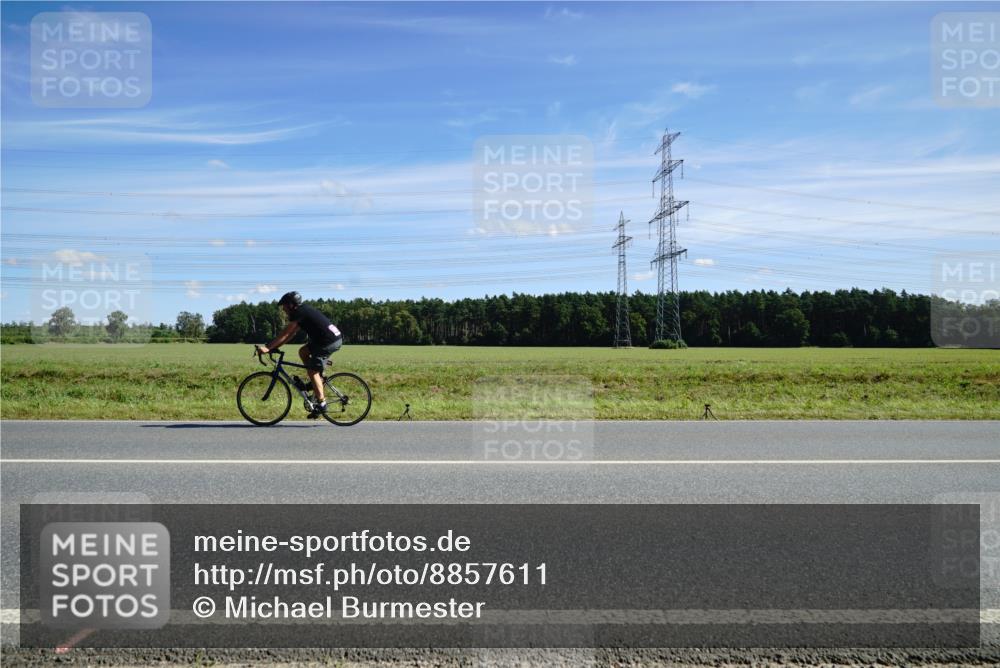 07.09.2025 - 19. Norderstedt Triathlon Michael Burmester http://msf.ph/oto/8857611 07.09.2025 12:59:24 Radfahren  meine-sportfotos.de