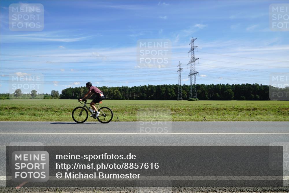 07.09.2025 - 19. Norderstedt Triathlon Michael Burmester http://msf.ph/oto/8857616 07.09.2025 12:59:27 Radfahren  meine-sportfotos.de