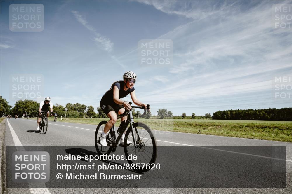 07.09.2025 - 19. Norderstedt Triathlon Michael Burmester http://msf.ph/oto/8857620 07.09.2025 12:26:12 Radfahren 781, 1361 meine-sportfotos.de