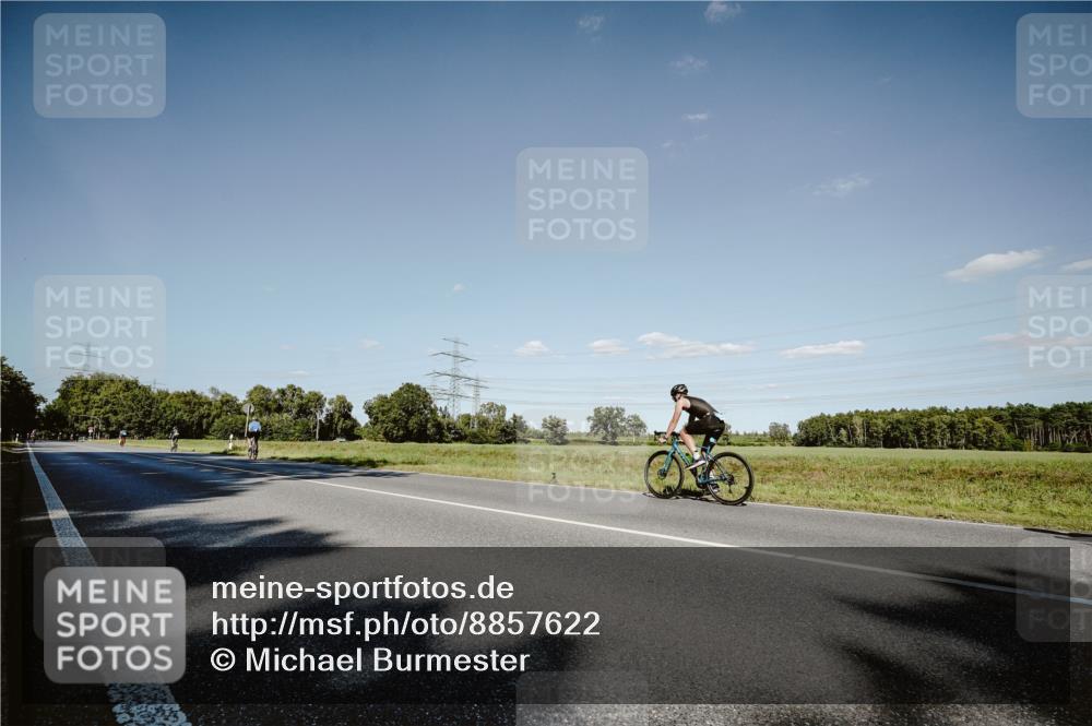 07.09.2025 - 19. Norderstedt Triathlon Michael Burmester http://msf.ph/oto/8857622 07.09.2025 15:33:00 Radfahren 453 meine-sportfotos.de