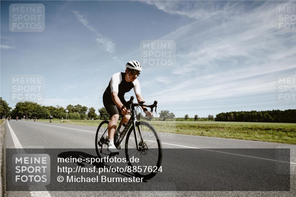 07.09.2025 - 19. Norderstedt Triathlon Michael Burmester http://msf.ph/oto/8857624 07.09.2025 12:26:13 Radfahren 781, 1361 meine-sportfotos.de