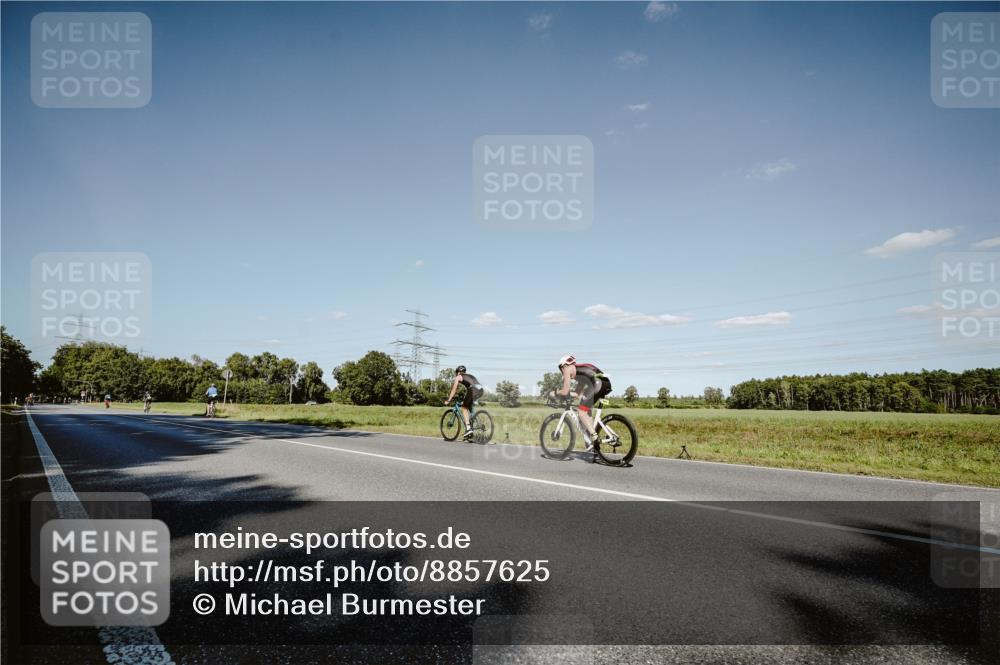 07.09.2025 - 19. Norderstedt Triathlon Michael Burmester http://msf.ph/oto/8857625 07.09.2025 15:33:00 Radfahren 453 meine-sportfotos.de