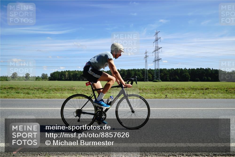 07.09.2025 - 19. Norderstedt Triathlon Michael Burmester http://msf.ph/oto/8857626 07.09.2025 12:59:33 Radfahren 790 meine-sportfotos.de