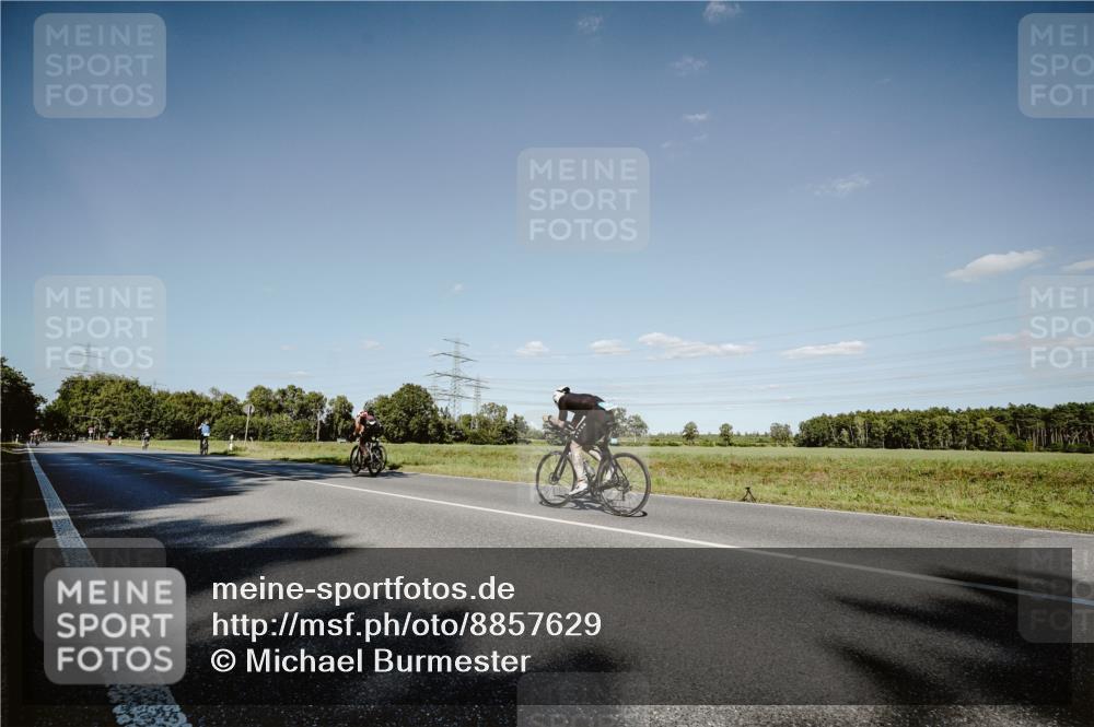 07.09.2025 - 19. Norderstedt Triathlon Michael Burmester http://msf.ph/oto/8857629 07.09.2025 15:33:01 Radfahren 453 meine-sportfotos.de