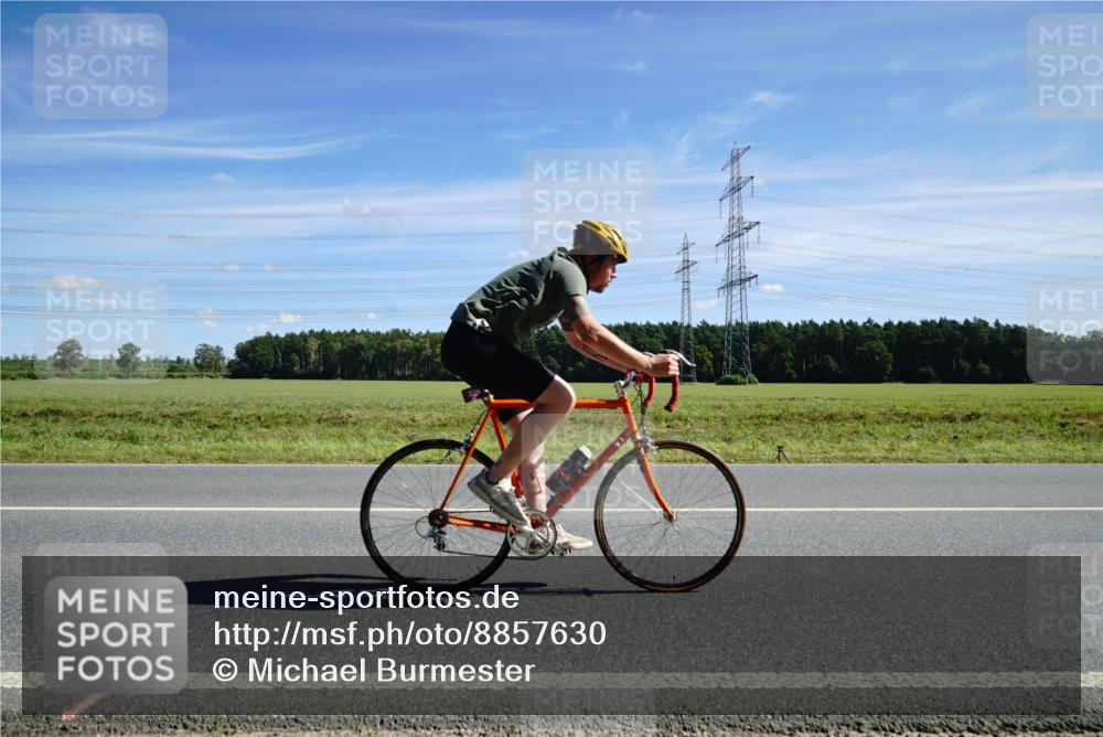 07.09.2025 - 19. Norderstedt Triathlon Michael Burmester http://msf.ph/oto/8857630 07.09.2025 12:59:38 Radfahren 325 meine-sportfotos.de