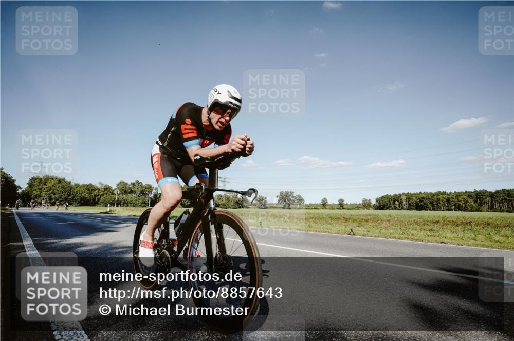 07.09.2025 - 19. Norderstedt Triathlon Michael Burmester http://msf.ph/oto/8857643 07.09.2025 15:33:09 Radfahren 1417, 1449 meine-sportfotos.de