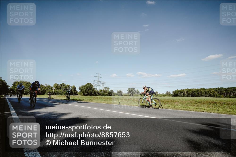 07.09.2025 - 19. Norderstedt Triathlon Michael Burmester http://msf.ph/oto/8857653 07.09.2025 15:33:14 Radfahren 473, 480, 1546 meine-sportfotos.de