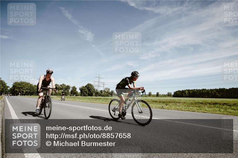 07.09.2025 - 19. Norderstedt Triathlon Michael Burmester http://msf.ph/oto/8857658 07.09.2025 12:26:28 Radfahren 216, 290, 813, 1262 meine-sportfotos.de