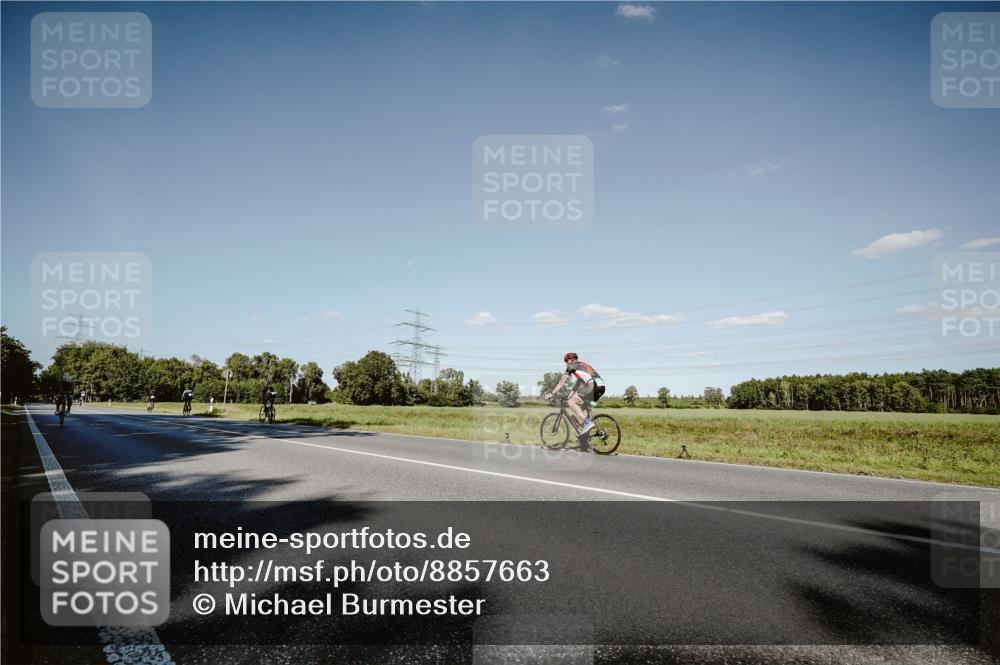 07.09.2025 - 19. Norderstedt Triathlon Michael Burmester http://msf.ph/oto/8857663 07.09.2025 15:33:16 Radfahren 473, 480, 1546 meine-sportfotos.de