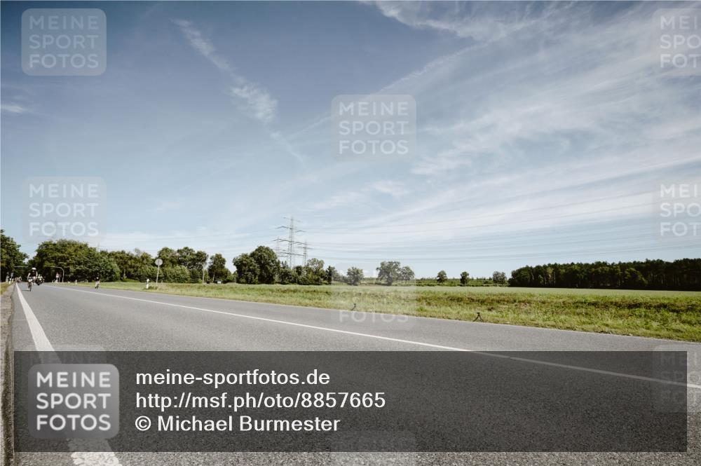 07.09.2025 - 19. Norderstedt Triathlon Michael Burmester http://msf.ph/oto/8857665 07.09.2025 12:26:31 Radfahren 290, 1262 meine-sportfotos.de