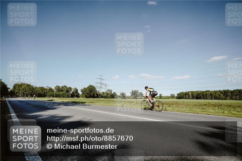 07.09.2025 - 19. Norderstedt Triathlon Michael Burmester http://msf.ph/oto/8857670 07.09.2025 15:33:20 Radfahren 473 meine-sportfotos.de