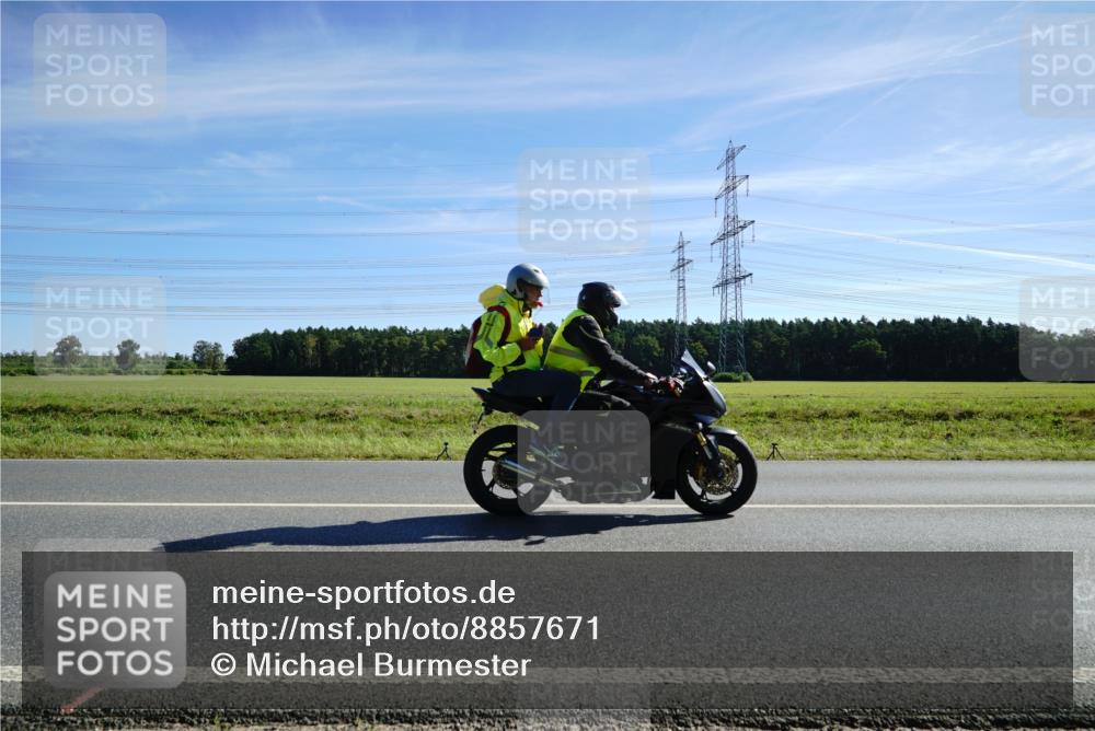 07.09.2025 - 19. Norderstedt Triathlon Michael Burmester http://msf.ph/oto/8857671 07.09.2025 11:22:30 Radfahren 833, 1207 meine-sportfotos.de