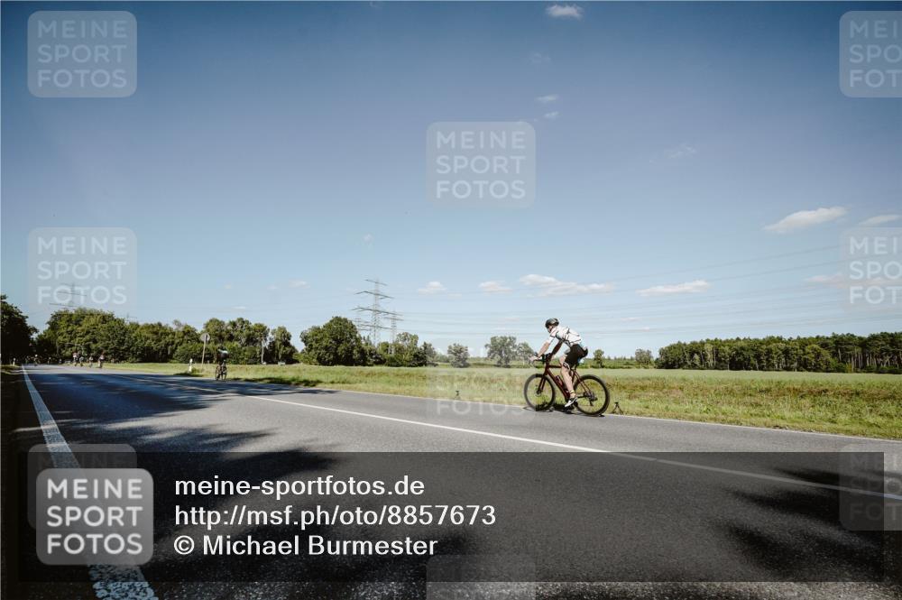 07.09.2025 - 19. Norderstedt Triathlon Michael Burmester http://msf.ph/oto/8857673 07.09.2025 15:33:22 Radfahren  meine-sportfotos.de