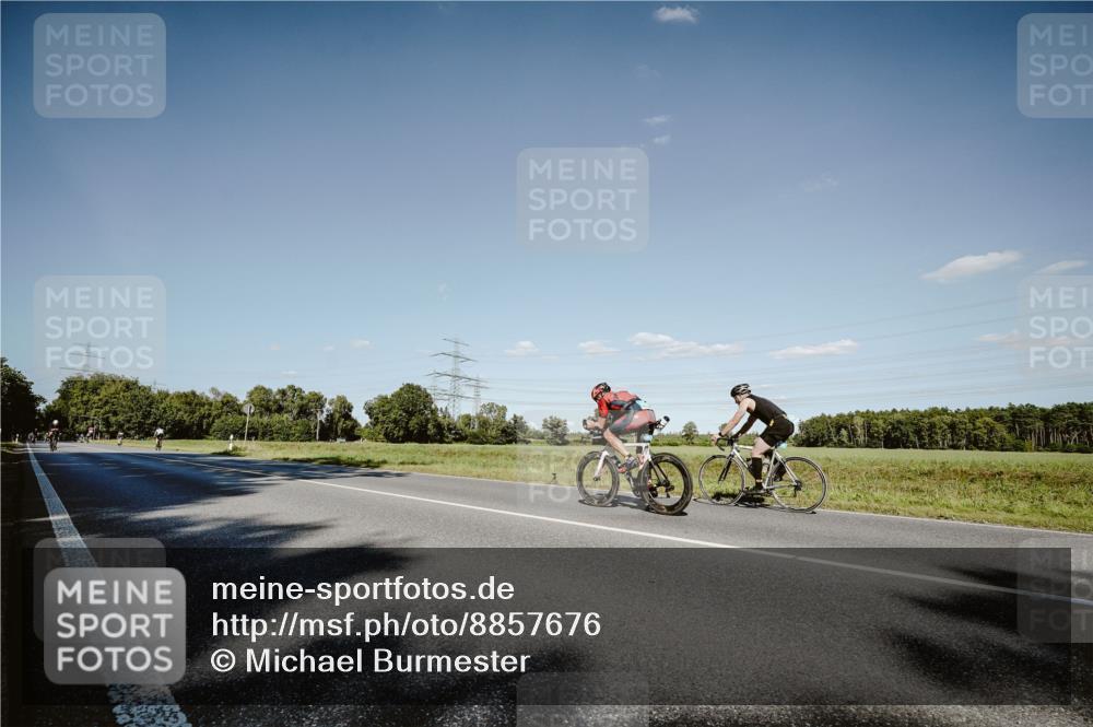 07.09.2025 - 19. Norderstedt Triathlon Michael Burmester http://msf.ph/oto/8857676 07.09.2025 15:33:26 Radfahren 1512 meine-sportfotos.de