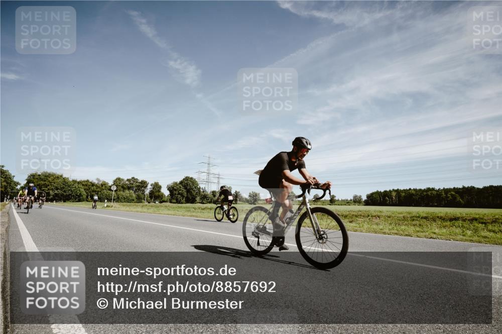 07.09.2025 - 19. Norderstedt Triathlon Michael Burmester http://msf.ph/oto/8857692 07.09.2025 12:26:45 Radfahren 247, 712, 1231, 1235, 1384 meine-sportfotos.de