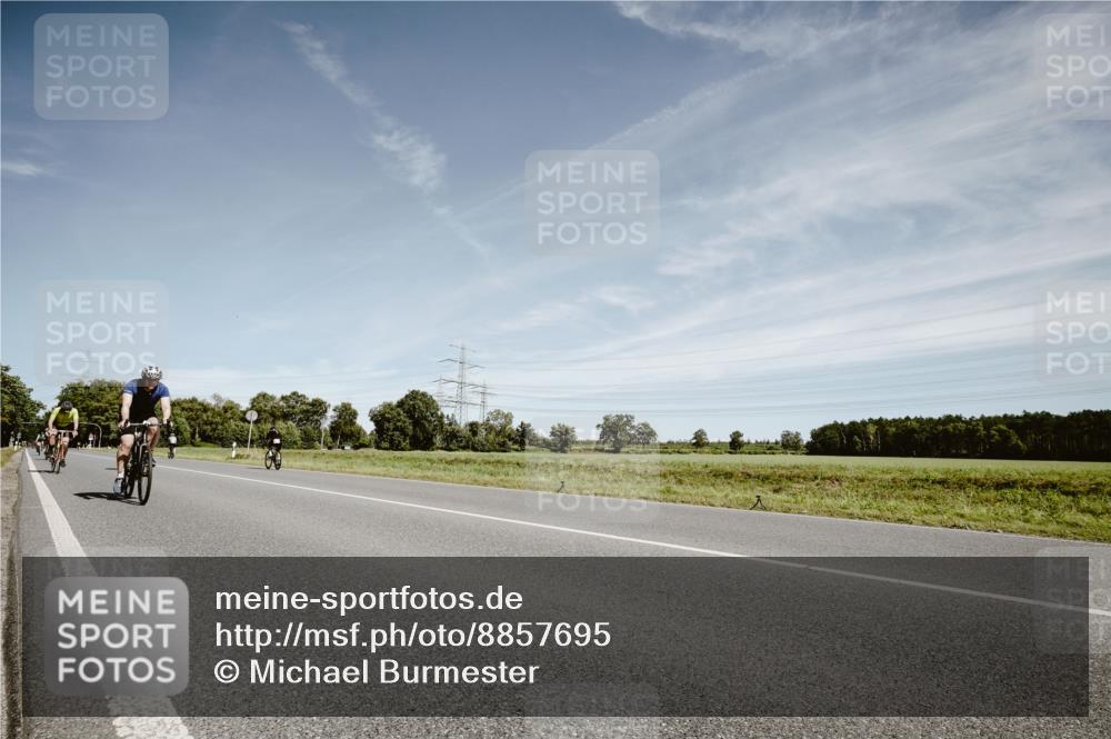 07.09.2025 - 19. Norderstedt Triathlon Michael Burmester http://msf.ph/oto/8857695 07.09.2025 12:26:46 Radfahren 247, 712, 1231, 1235, 1384 meine-sportfotos.de