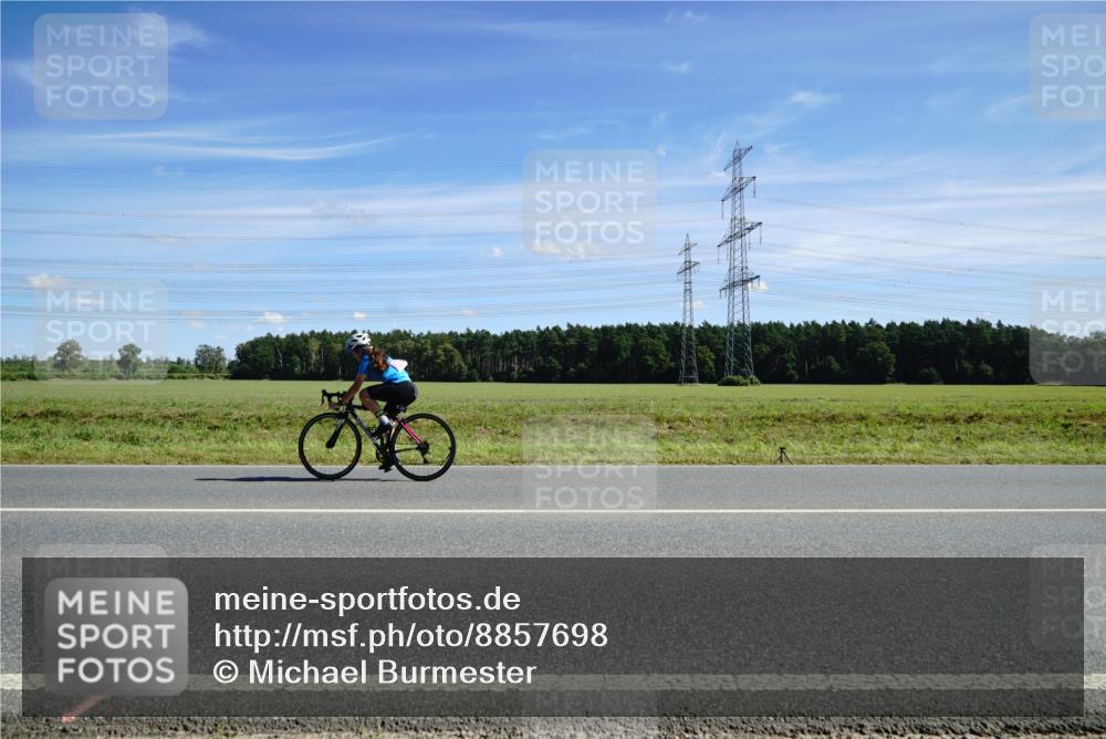 07.09.2025 - 19. Norderstedt Triathlon Michael Burmester http://msf.ph/oto/8857698 07.09.2025 13:00:31 Radfahren 183 meine-sportfotos.de