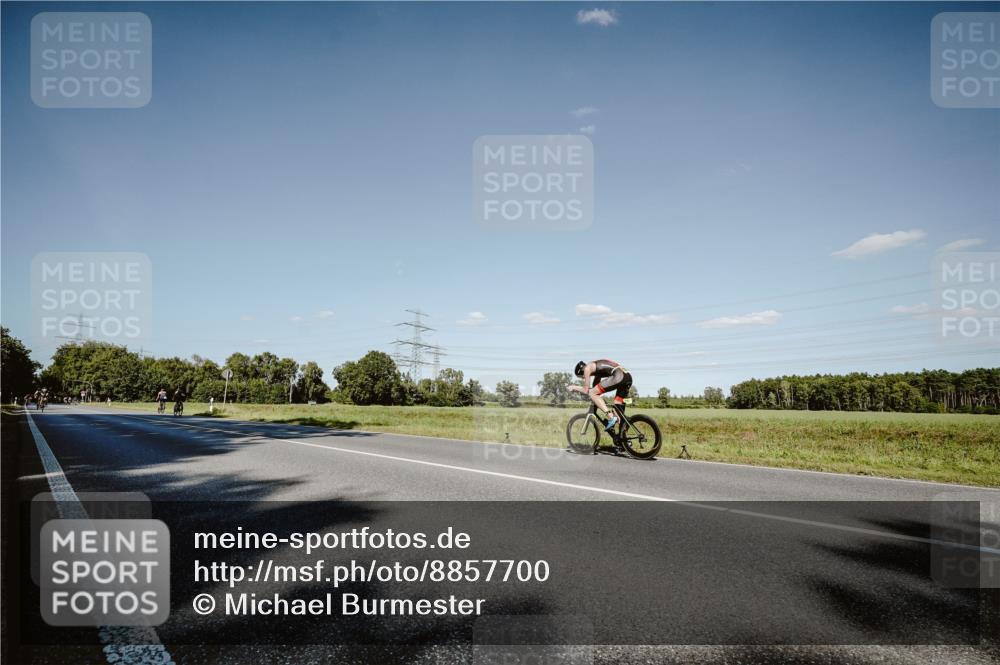 07.09.2025 - 19. Norderstedt Triathlon Michael Burmester http://msf.ph/oto/8857700 07.09.2025 15:33:39 Radfahren 883, 941, 946, 1480 meine-sportfotos.de