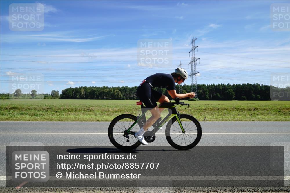 07.09.2025 - 19. Norderstedt Triathlon Michael Burmester http://msf.ph/oto/8857707 07.09.2025 13:00:40 Radfahren 1344 meine-sportfotos.de