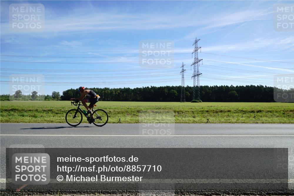 07.09.2025 - 19. Norderstedt Triathlon Michael Burmester http://msf.ph/oto/8857710 07.09.2025 11:22:50 Radfahren  meine-sportfotos.de