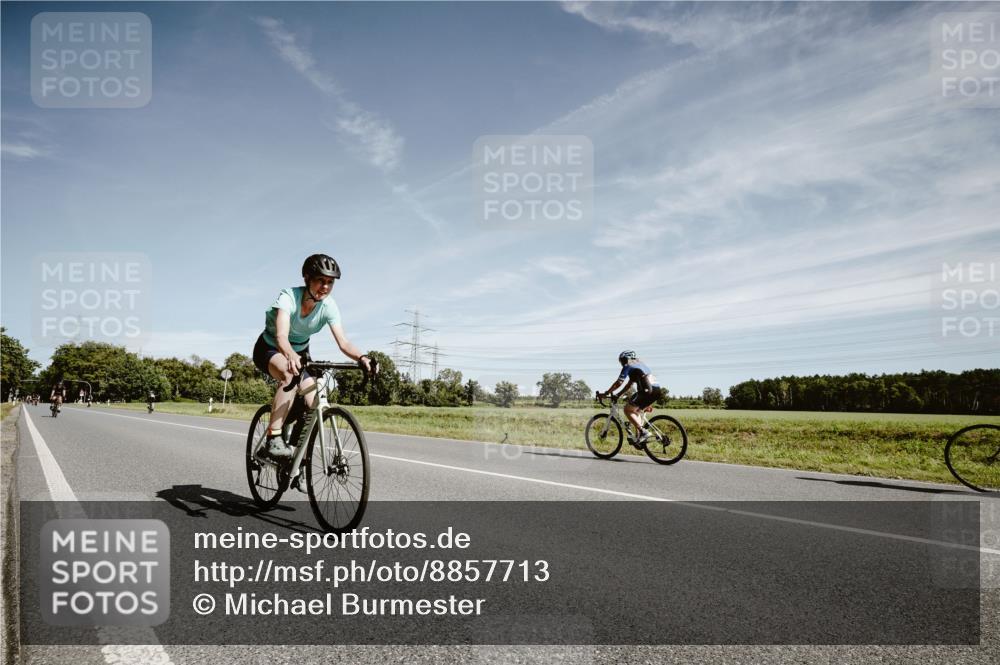 07.09.2025 - 19. Norderstedt Triathlon Michael Burmester http://msf.ph/oto/8857713 07.09.2025 12:26:52 Radfahren 194, 695 meine-sportfotos.de