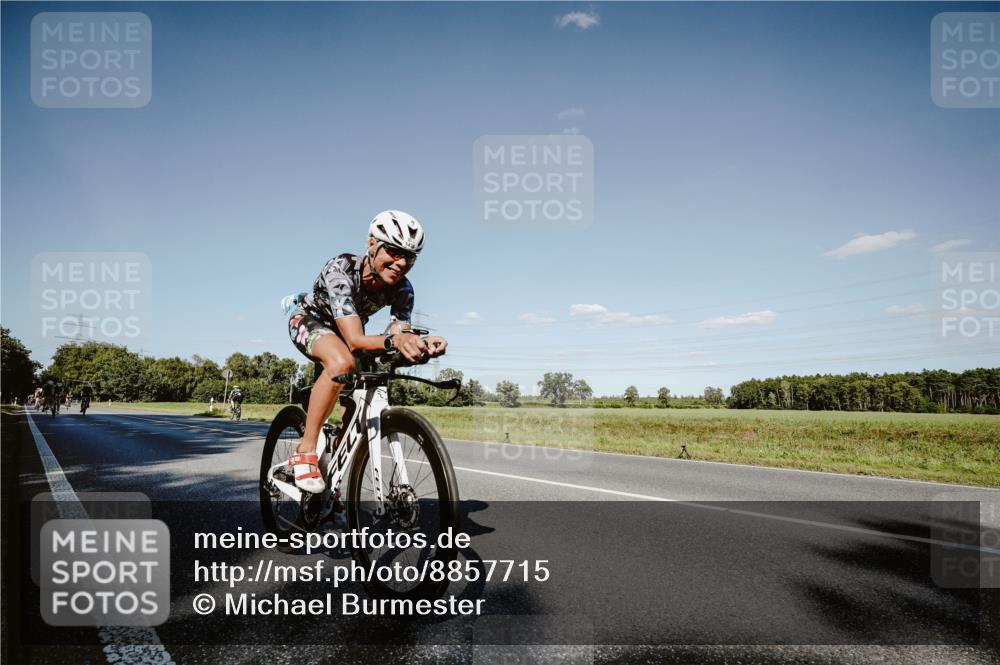 07.09.2025 - 19. Norderstedt Triathlon Michael Burmester http://msf.ph/oto/8857715 07.09.2025 15:33:52 Radfahren 449, 1439, 1494, 1498, 1527 meine-sportfotos.de
