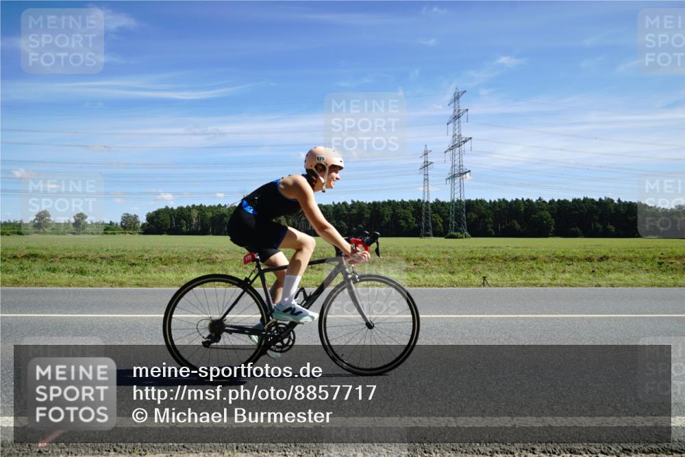 07.09.2025 - 19. Norderstedt Triathlon Michael Burmester http://msf.ph/oto/8857717 07.09.2025 13:00:46 Radfahren 175, 1374 meine-sportfotos.de
