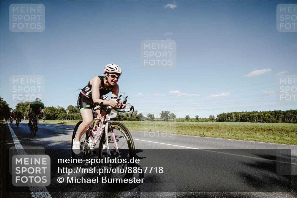 07.09.2025 - 19. Norderstedt Triathlon Michael Burmester http://msf.ph/oto/8857718 07.09.2025 15:33:54 Radfahren 914, 933, 1439, 1494, 1498, 1527, 1533 meine-sportfotos.de