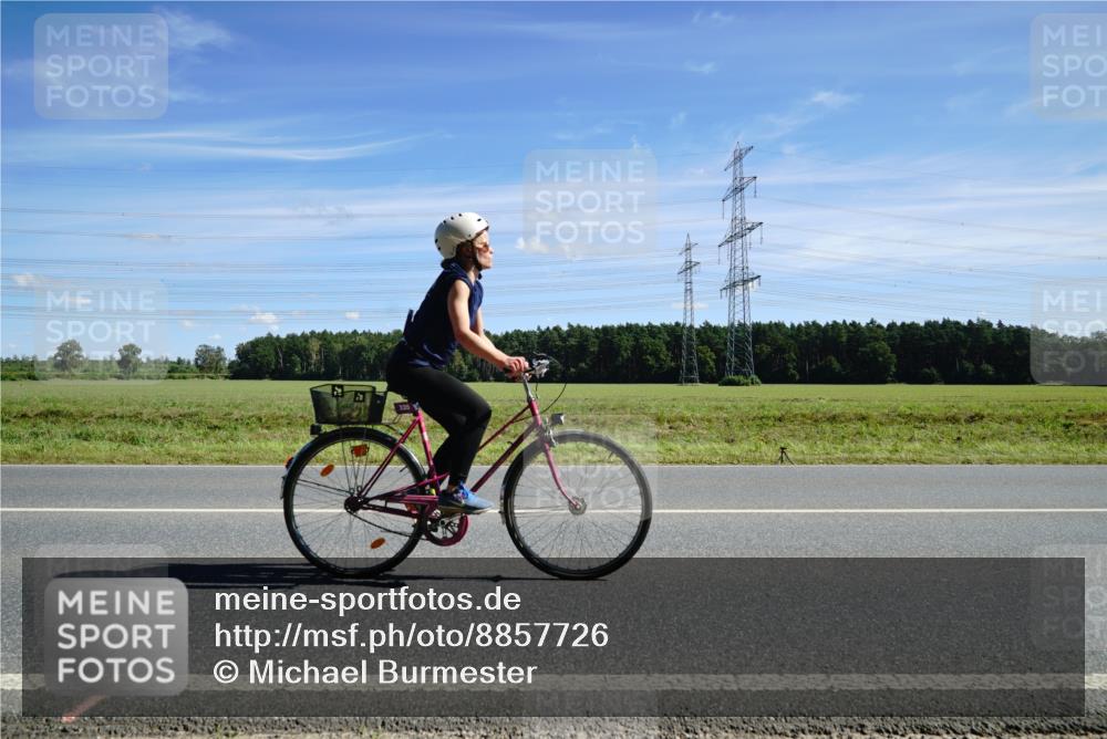07.09.2025 - 19. Norderstedt Triathlon Michael Burmester http://msf.ph/oto/8857726 07.09.2025 13:00:58 Radfahren 335, 755 meine-sportfotos.de